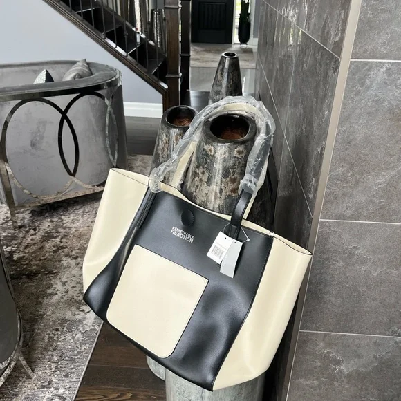 Brand new with tags large 12 x 19“ Kenneth Cole, black cream, tote bag, faux - Picture 7 of 12